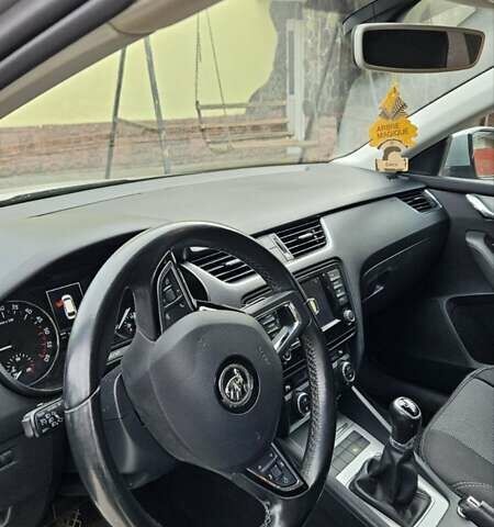 Сірий Шкода Октавія, об'ємом двигуна 1.6 л та пробігом 203 тис. км за 12500 $, фото 5 на Automoto.ua