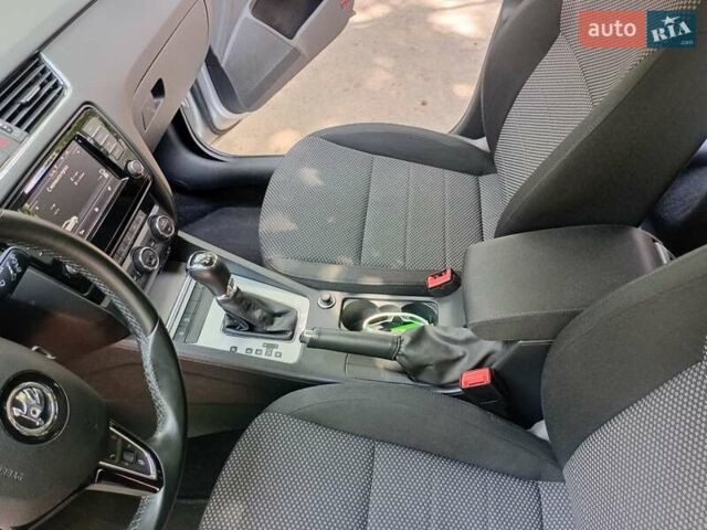 Серый Шкода Октавия, объемом двигателя 1.8 л и пробегом 200 тыс. км за 10700 $, фото 5 на Automoto.ua