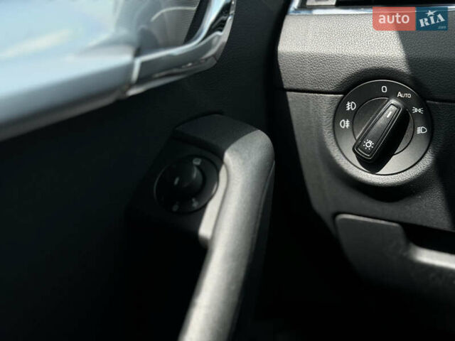 Серый Шкода Октавия, объемом двигателя 1.6 л и пробегом 266 тыс. км за 11600 $, фото 62 на Automoto.ua