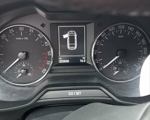 Серый Шкода Октавия, объемом двигателя 1.6 л и пробегом 255 тыс. км за 11500 $, фото 12 на Automoto.ua