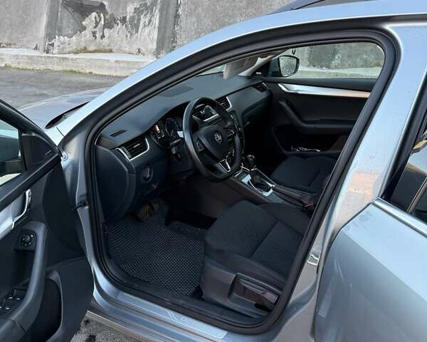 Серый Шкода Октавия, объемом двигателя 1.6 л и пробегом 177 тыс. км за 14500 $, фото 16 на Automoto.ua