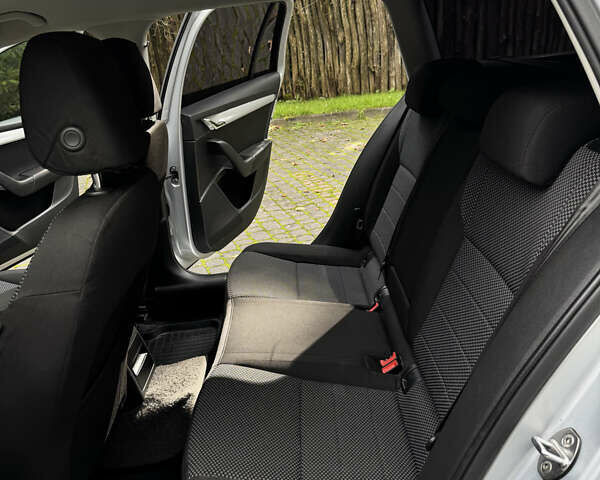 Серый Шкода Октавия, объемом двигателя 1.6 л и пробегом 241 тыс. км за 12500 $, фото 18 на Automoto.ua