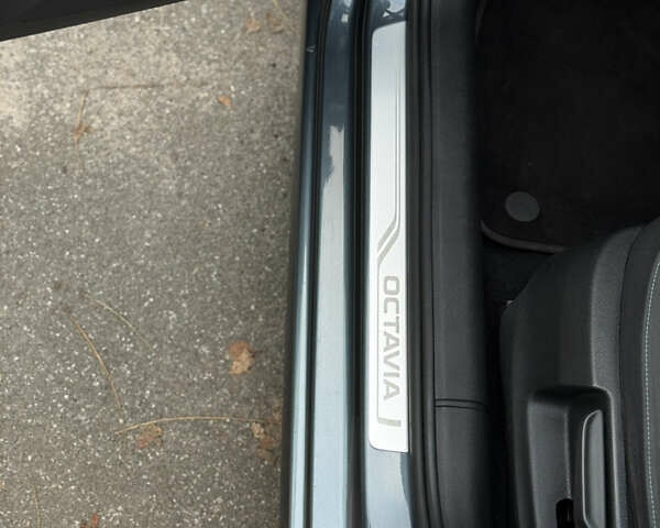 Сірий Шкода Октавія, об'ємом двигуна 2 л та пробігом 210 тис. км за 14900 $, фото 47 на Automoto.ua