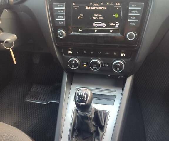 Серый Шкода Октавия, объемом двигателя 1.97 л и пробегом 313 тыс. км за 11700 $, фото 8 на Automoto.ua