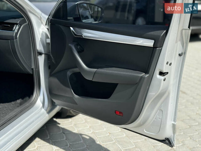 Серый Шкода Октавия, объемом двигателя 1.6 л и пробегом 266 тыс. км за 11600 $, фото 73 на Automoto.ua