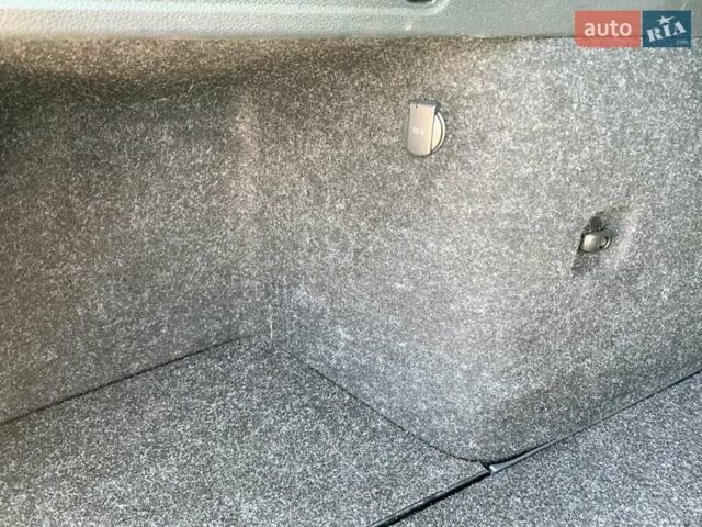 Сірий Шкода Октавія, об'ємом двигуна 1.6 л та пробігом 291 тис. км за 12400 $, фото 32 на Automoto.ua