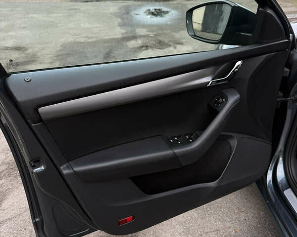 Сірий Шкода Октавія, об'ємом двигуна 2 л та пробігом 210 тис. км за 14900 $, фото 43 на Automoto.ua