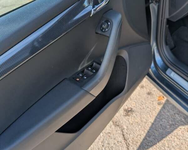 Шкода Октавія 2016 у Александрие на Automoto.ua Сірий Шкода Октавія, об'ємом двигуна 1.97 л та пробігом 212 тис. км за 16900 $, фото 11 на Automoto.ua