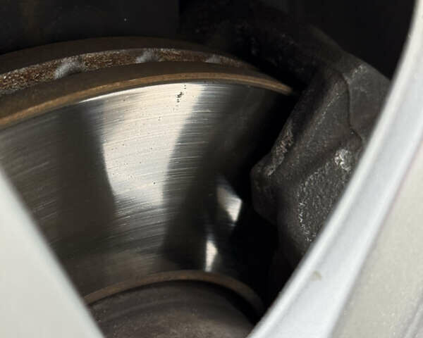 Сірий Шкода Октавія, об'ємом двигуна 2 л та пробігом 210 тис. км за 14900 $, фото 145 на Automoto.ua