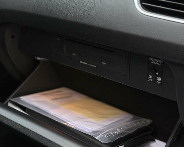 Сірий Шкода Октавія, об'ємом двигуна 2 л та пробігом 210 тис. км за 14900 $, фото 112 на Automoto.ua