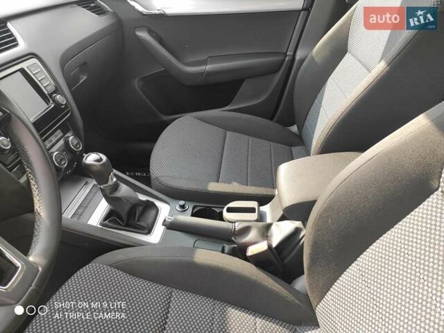 Серый Шкода Октавия, объемом двигателя 1.6 л и пробегом 170 тыс. км за 12750 $, фото 6 на Automoto.ua
