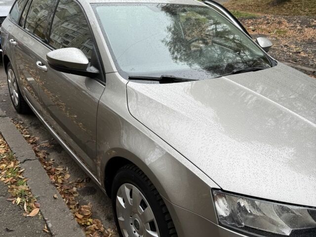 Серый Шкода Октавия, объемом двигателя 2 л и пробегом 253 тыс. км за 11900 $, фото 3 на Automoto.ua