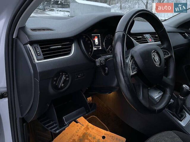 Серый Шкода Октавия, объемом двигателя 1.6 л и пробегом 255 тыс. км за 11600 $, фото 25 на Automoto.ua