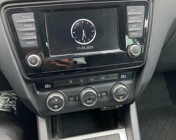 Серый Шкода Октавия, объемом двигателя 1.6 л и пробегом 305 тыс. км за 11000 $, фото 58 на Automoto.ua