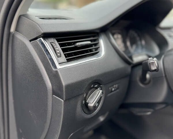 Серый Шкода Октавия, объемом двигателя 2 л и пробегом 224 тыс. км за 12900 $, фото 30 на Automoto.ua