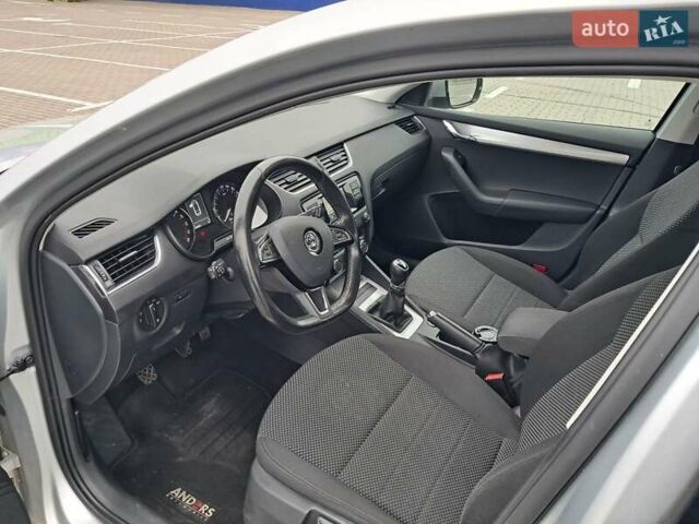 Серый Шкода Октавия, объемом двигателя 1.6 л и пробегом 250 тыс. км за 10500 $, фото 10 на Automoto.ua