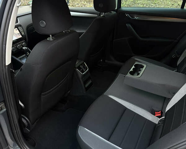 Сірий Шкода Октавія, об'ємом двигуна 2 л та пробігом 210 тис. км за 14900 $, фото 84 на Automoto.ua