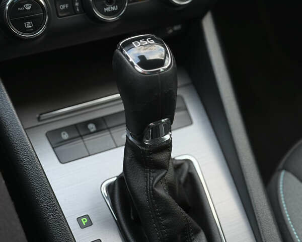 Сірий Шкода Октавія, об'ємом двигуна 2 л та пробігом 210 тис. км за 14900 $, фото 69 на Automoto.ua