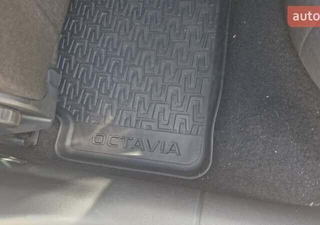 Сірий Шкода Октавія, об'ємом двигуна 1.6 л та пробігом 230 тис. км за 12000 $, фото 7 на Automoto.ua