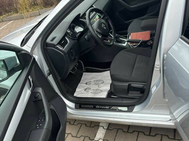 Серый Шкода Октавия, объемом двигателя 2 л и пробегом 315 тыс. км за 12800 $, фото 5 на Automoto.ua