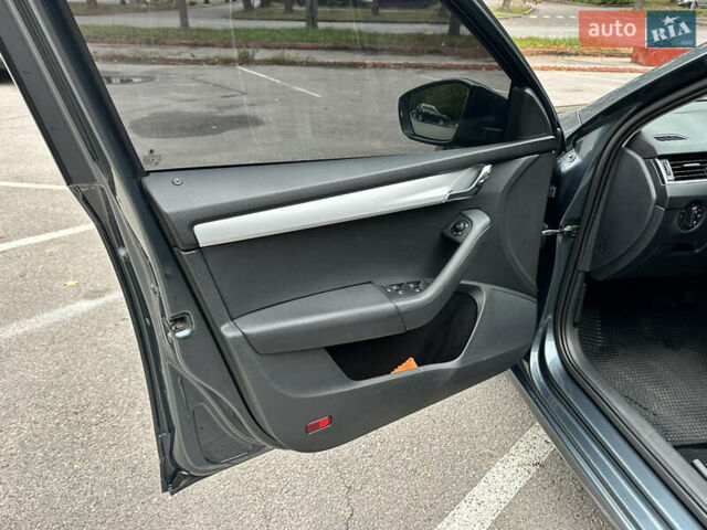 Сірий Шкода Октавія, об'ємом двигуна 1.6 л та пробігом 232 тис. км за 12400 $, фото 41 на Automoto.ua