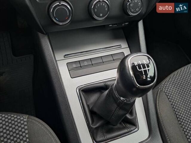 Сірий Шкода Октавія, об'ємом двигуна 1.6 л та пробігом 245 тис. км за 10800 $, фото 19 на Automoto.ua