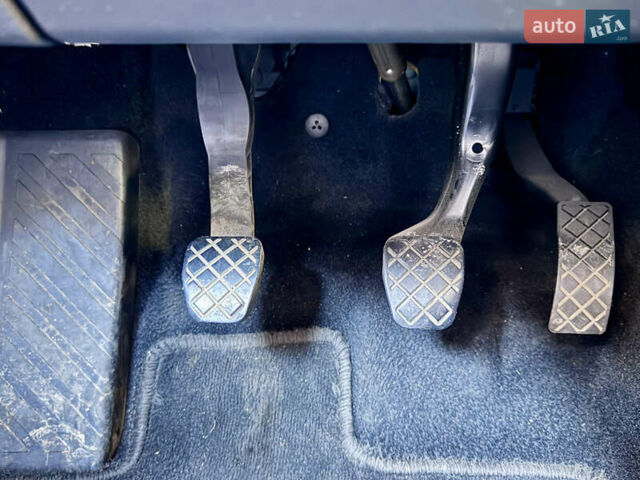 Сірий Шкода Октавія, об'ємом двигуна 1.97 л та пробігом 255 тис. км за 12700 $, фото 32 на Automoto.ua