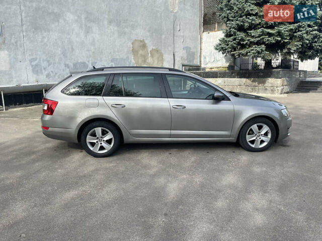 Серый Шкода Октавия, объемом двигателя 1.6 л и пробегом 280 тыс. км за 10500 $, фото 4 на Automoto.ua