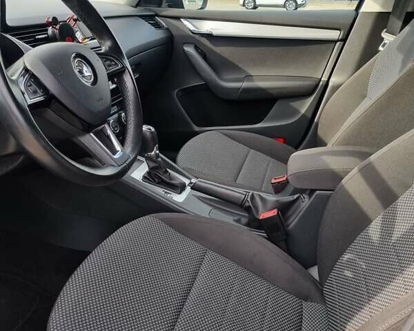 Серый Шкода Октавия, объемом двигателя 1.6 л и пробегом 169 тыс. км за 13000 $, фото 16 на Automoto.ua