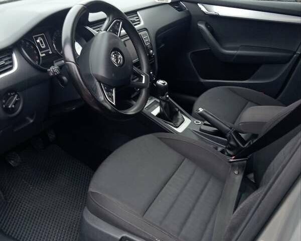 Серый Шкода Октавия, объемом двигателя 1.6 л и пробегом 255 тыс. км за 11500 $, фото 6 на Automoto.ua