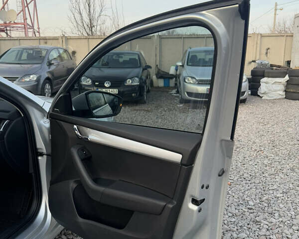 Сірий Шкода Октавія, об'ємом двигуна 1.6 л та пробігом 241 тис. км за 12499 $, фото 36 на Automoto.ua