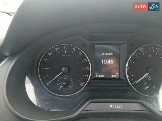 Серый Шкода Октавия, объемом двигателя 1.97 л и пробегом 294 тыс. км за 10700 $, фото 5 на Automoto.ua
