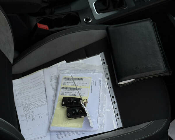 Сірий Шкода Октавія, об'ємом двигуна 2 л та пробігом 210 тис. км за 14900 $, фото 102 на Automoto.ua