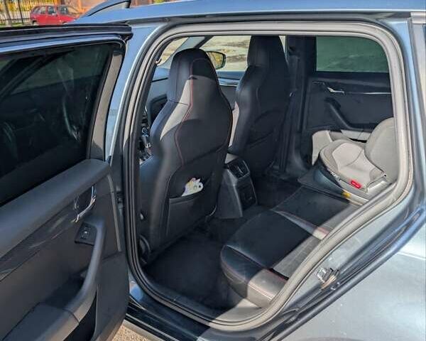 Шкода Октавія 2016 у Александрие на Automoto.ua Сірий Шкода Октавія, об'ємом двигуна 1.97 л та пробігом 212 тис. км за 16900 $, фото 2 на Automoto.ua