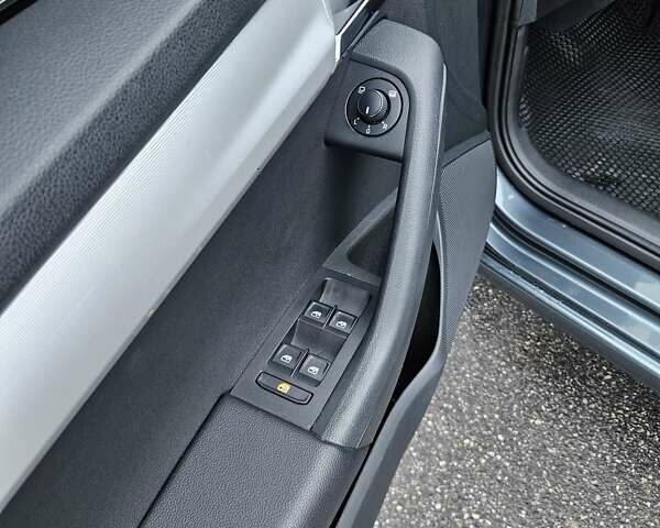 Серый Шкода Октавия, объемом двигателя 1.6 л и пробегом 232 тыс. км за 11200 $, фото 15 на Automoto.ua