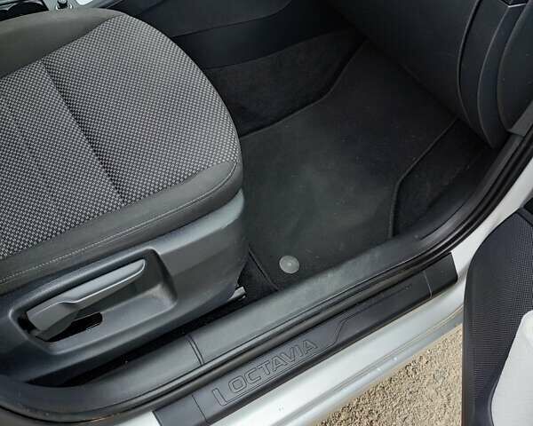 Сірий Шкода Октавія, об'ємом двигуна 1.97 л та пробігом 257 тис. км за 12500 $, фото 14 на Automoto.ua