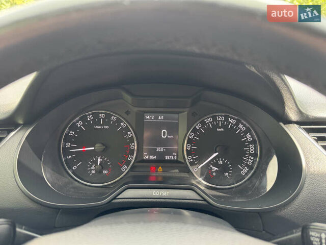 Серый Шкода Октавия, объемом двигателя 1.6 л и пробегом 241 тыс. км за 12500 $, фото 30 на Automoto.ua