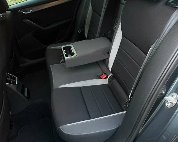 Сірий Шкода Октавія, об'ємом двигуна 2 л та пробігом 210 тис. км за 14900 $, фото 85 на Automoto.ua