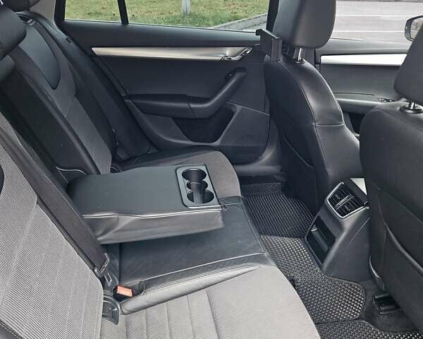 Серый Шкода Октавия, объемом двигателя 1.6 л и пробегом 232 тыс. км за 11200 $, фото 17 на Automoto.ua