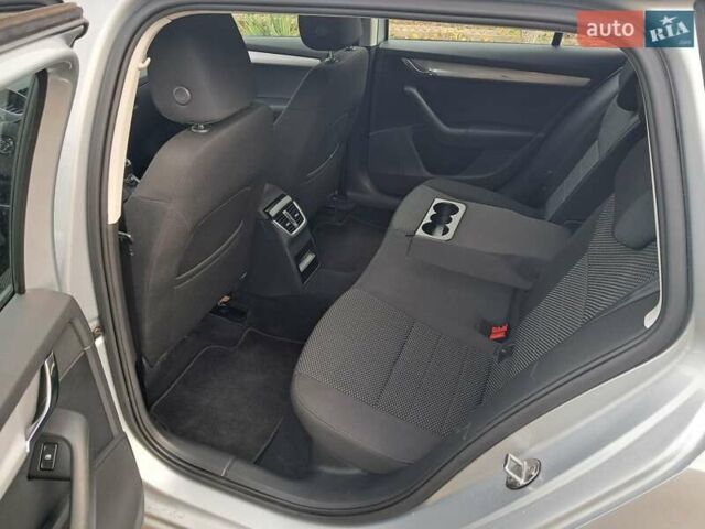 Серый Шкода Октавия, объемом двигателя 1.6 л и пробегом 240 тыс. км за 11300 $, фото 7 на Automoto.ua