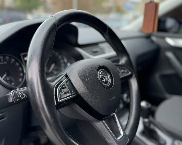 Серый Шкода Октавия, объемом двигателя 2 л и пробегом 224 тыс. км за 12900 $, фото 23 на Automoto.ua