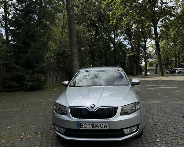 Серый Шкода Октавия, объемом двигателя 1.6 л и пробегом 241 тыс. км за 12500 $, фото 2 на Automoto.ua