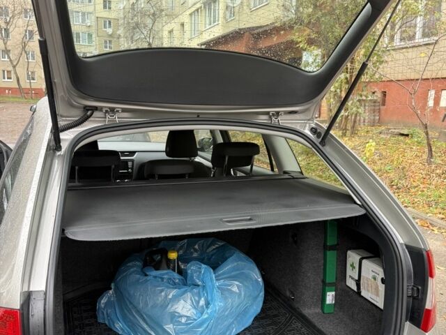 Серый Шкода Октавия, объемом двигателя 2 л и пробегом 253 тыс. км за 11900 $, фото 7 на Automoto.ua