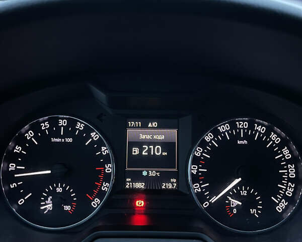 Шкода Октавия 2016 в Мукачеве на Automoto.ua Серый Шкода Октавия, объемом двигателя 1.6 л и пробегом 211 тыс. км за 10500 $, фото 7 на Automoto.ua