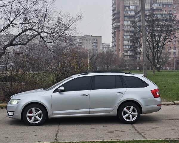 Серый Шкода Октавия, объемом двигателя 2 л и пробегом 270 тыс. км за 13500 $, фото 3 на Automoto.ua