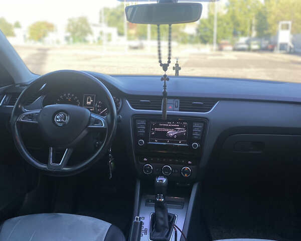 Серый Шкода Октавия, объемом двигателя 1.6 л и пробегом 215 тыс. км за 13700 $, фото 5 на Automoto.ua