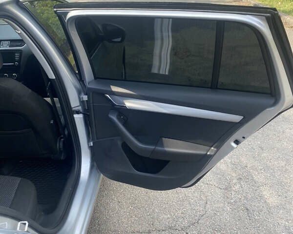 Серый Шкода Октавия, объемом двигателя 1.97 л и пробегом 408 тыс. км за 10000 $, фото 19 на Automoto.ua