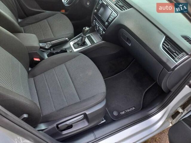 Сірий Шкода Октавія, об'ємом двигуна 1.6 л та пробігом 254 тис. км за 10950 $, фото 22 на Automoto.ua