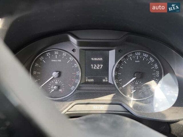 Сірий Шкода Октавія, об'ємом двигуна 1.6 л та пробігом 309 тис. км за 12500 $, фото 5 на Automoto.ua