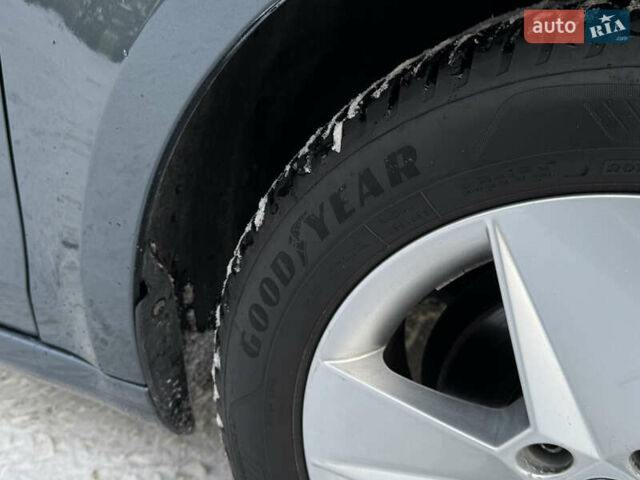 Серый Шкода Октавия, объемом двигателя 1.6 л и пробегом 216 тыс. км за 12500 $, фото 71 на Automoto.ua